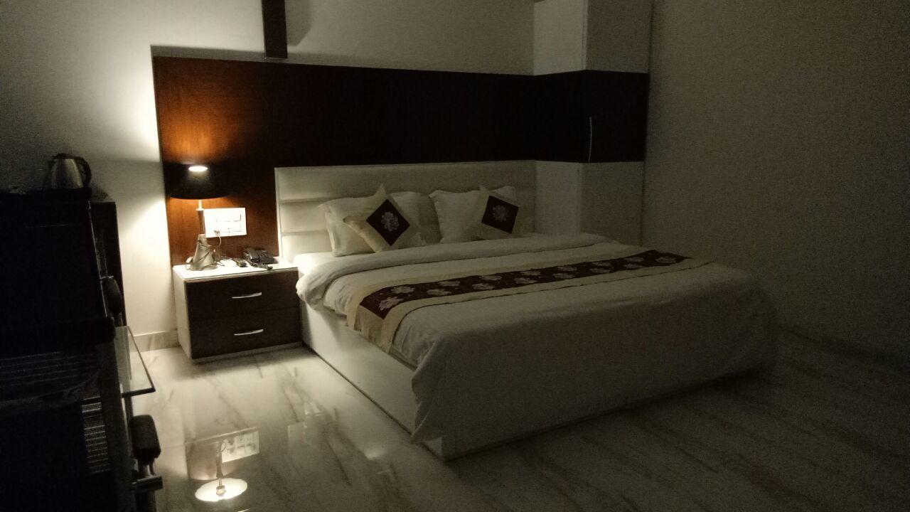 Hotel Neelam Moga Лудхиана Экстерьер фото