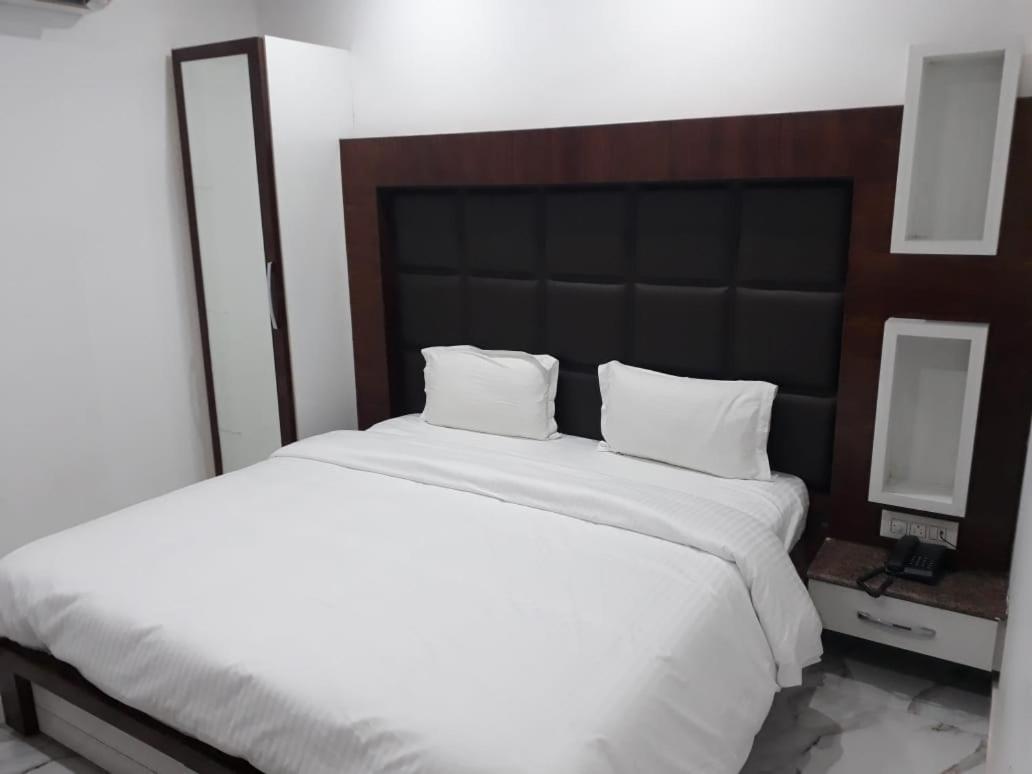 Hotel Neelam Moga Лудхиана Экстерьер фото